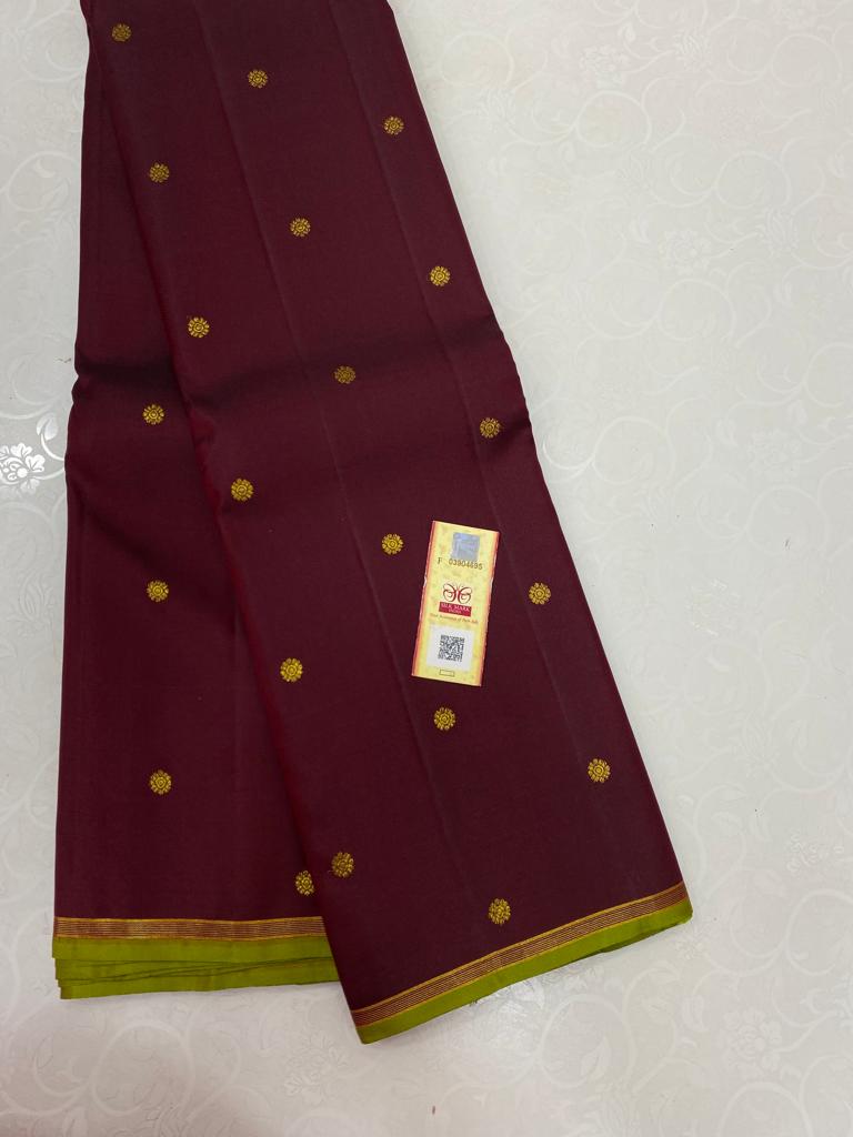 Brown Handloom Kanchipuram Silk Saree with Contrast Pallu & Blouse