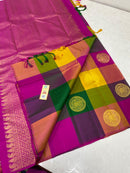 Borderless Traditional Paazhum Pazham Design Classic Kanchipuram Silk Saree