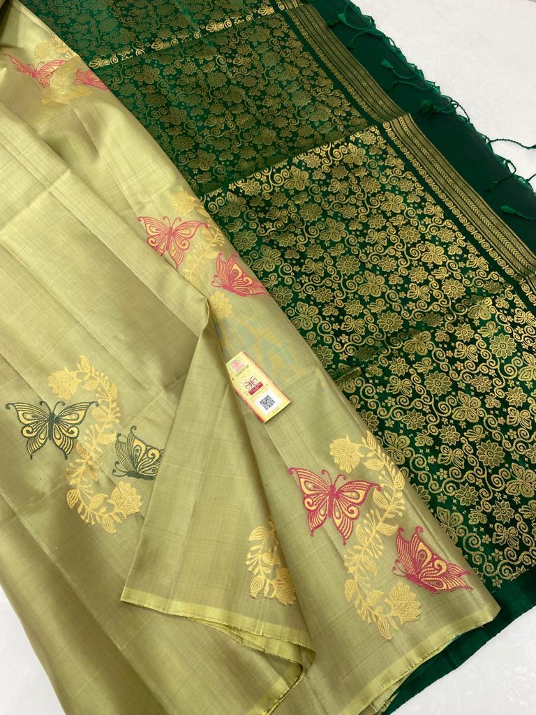 Borderless Pastel Green Pure Handloom Kanchipuram Soft Silk Saree with Butterfly Design Meena Work