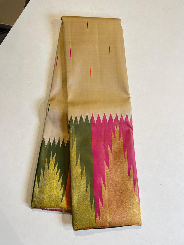 Half White Traditional Korvai 8 kol Seepu Reku Temple Border Handloom Kanchipuram Silk Saree