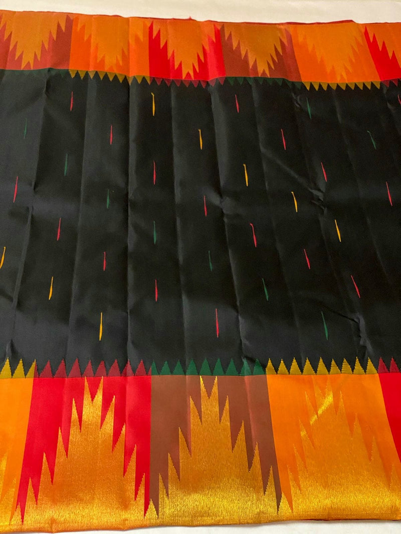 Black Traditional Korvai Multicolor 8 Kol Temple Border Handloom Kanchipuram Silk Saree