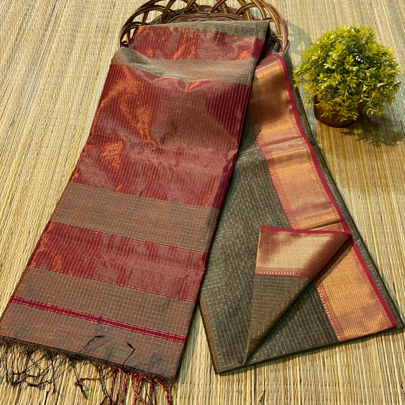 Maheshwari Silk Cotton Zari Checks Sarees