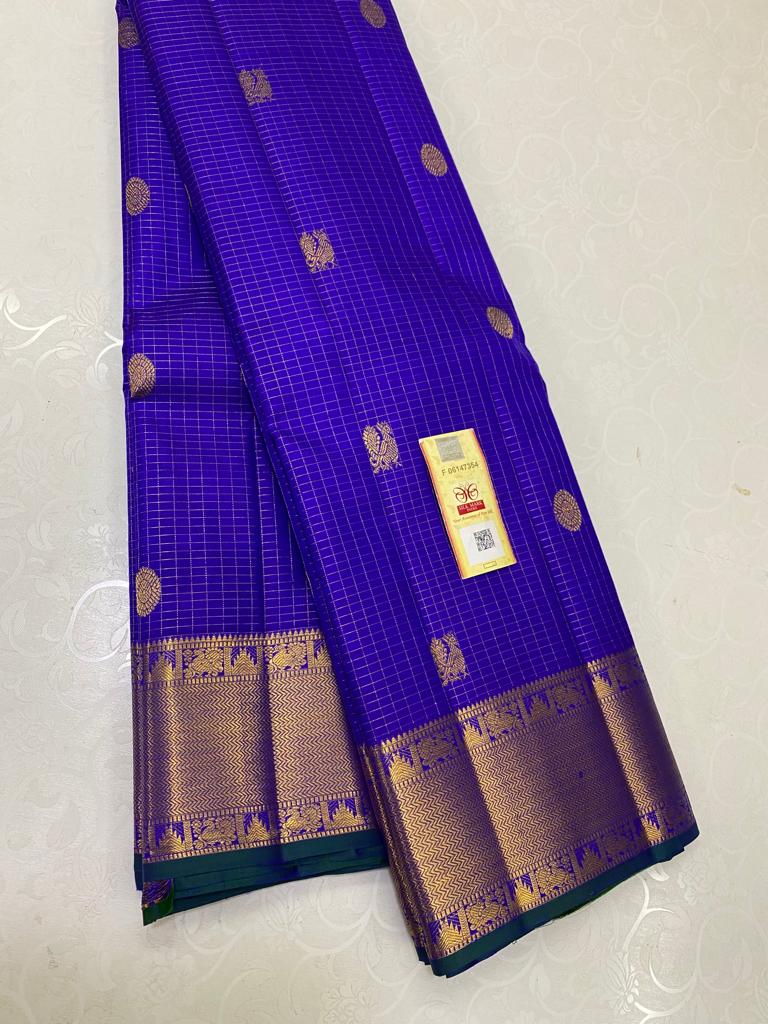 Traditional Zari Checked Handloom Kanchipuram Silk Sarees