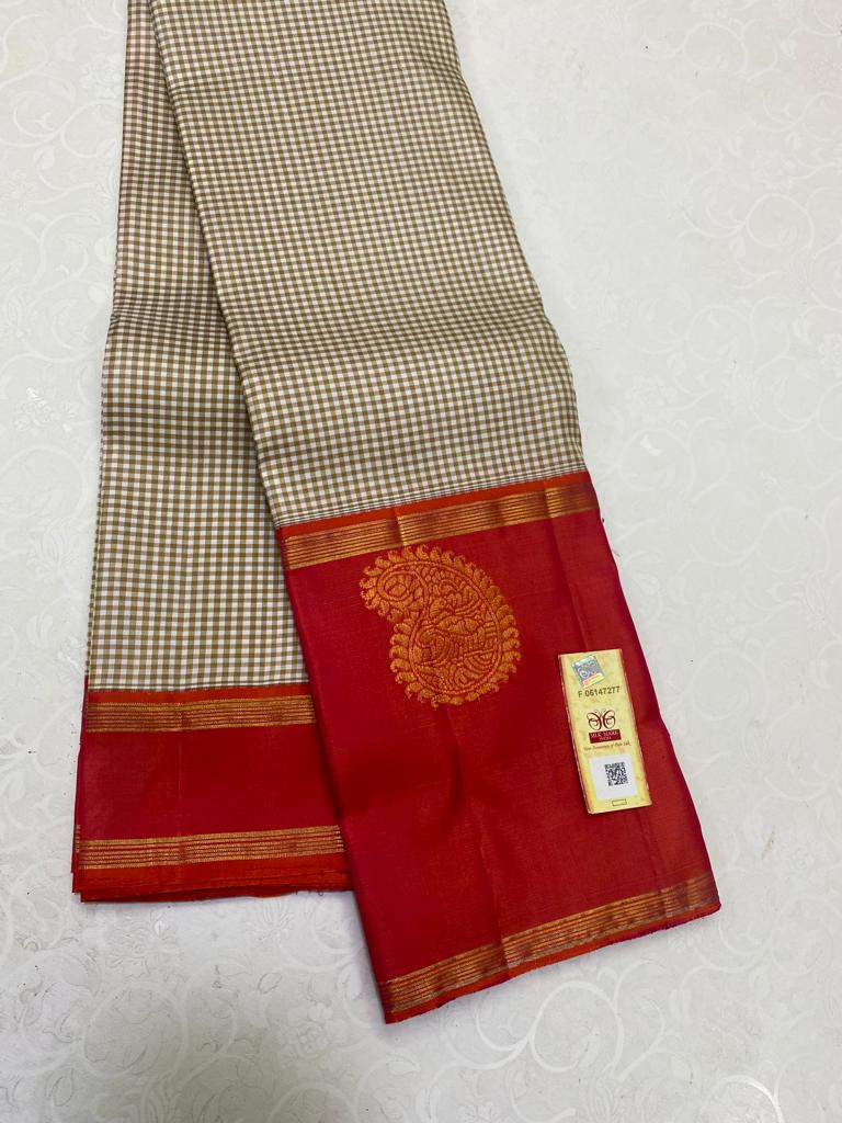 Handloom Korvai Kanchipuram Silk Sareew with Small Checks