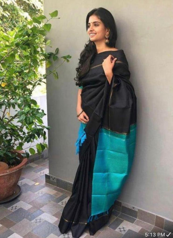 Plain Black Soft Silk Saree with Contrast Designer Pallu & Blouse